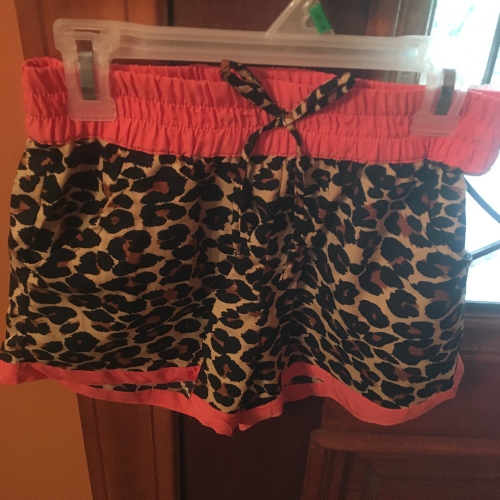 Polyester leopard shorts
